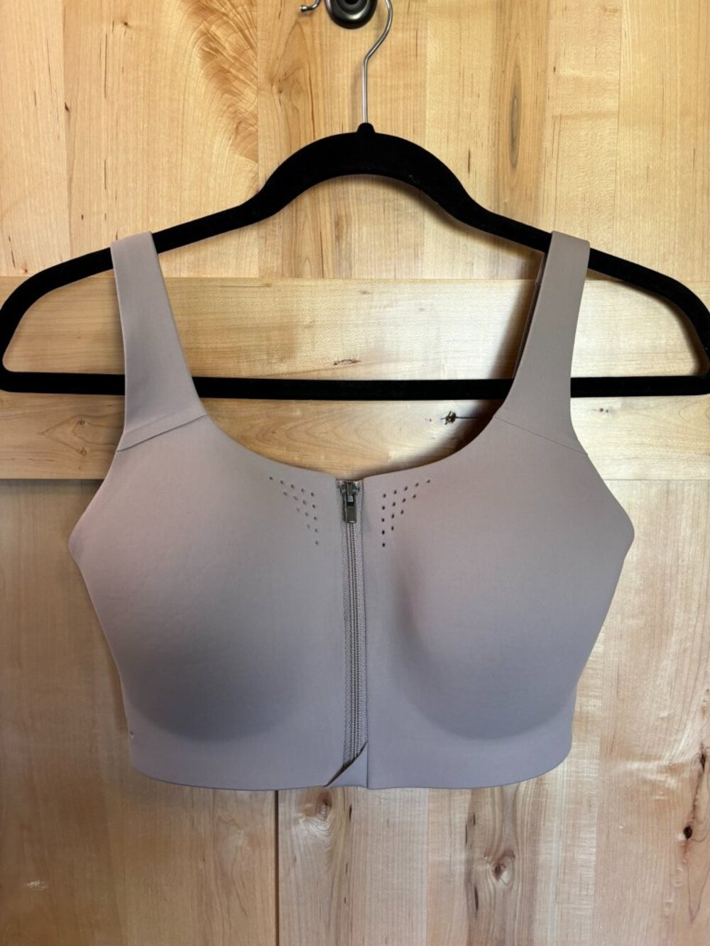 Victoria's Secret Featherweight Max Front Close Sports Bra 34DD Bare Taupe